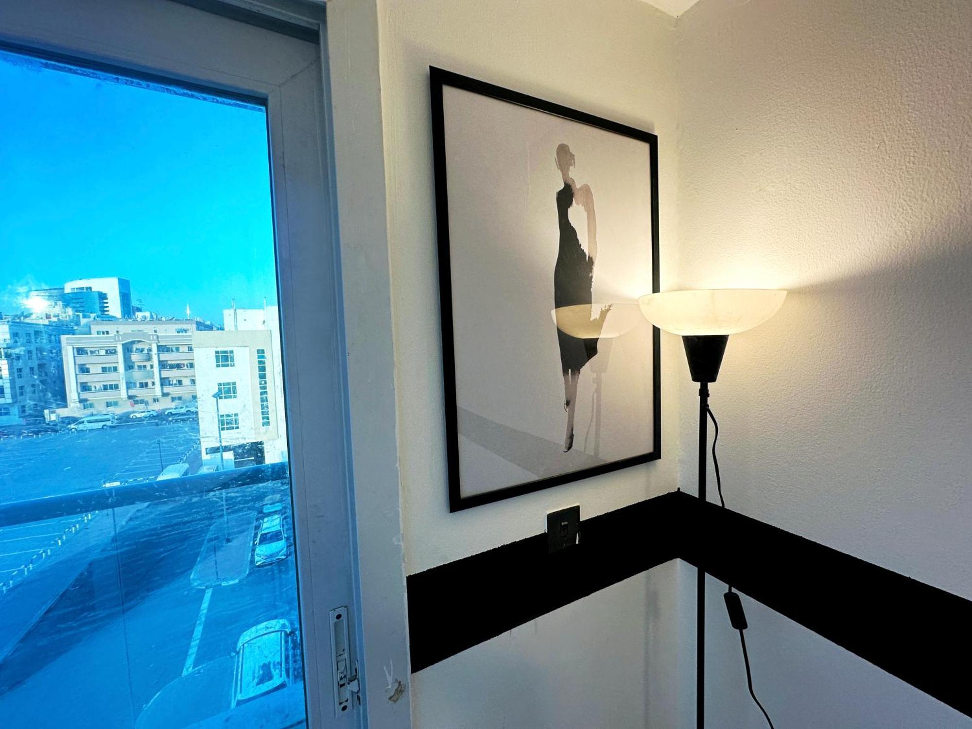 Cozy Corner Partition Room Near Burjuman Metro Dubaj Zewnętrze zdjęcie