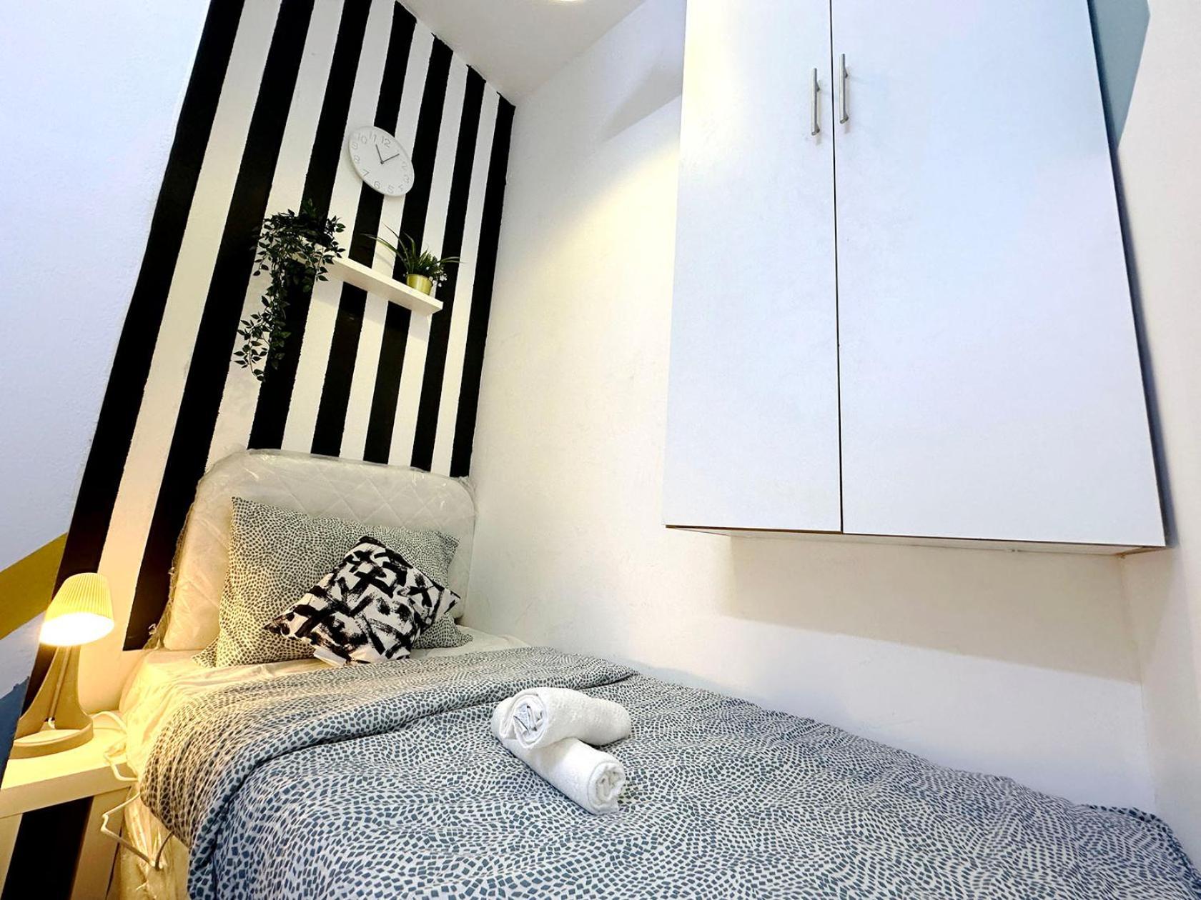 Cozy Corner Partition Room Near Burjuman Metro Dubaj Zewnętrze zdjęcie